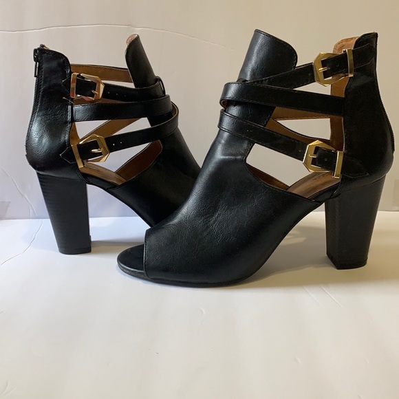 Charlotte Russe Shoes - Size 11 Charlotte Russe Black Leather Double-Buckle Heels.